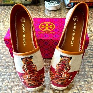 Tory Burch LIMITED EDITION Tiger Espadrille Needlepoint calf leather retail $290